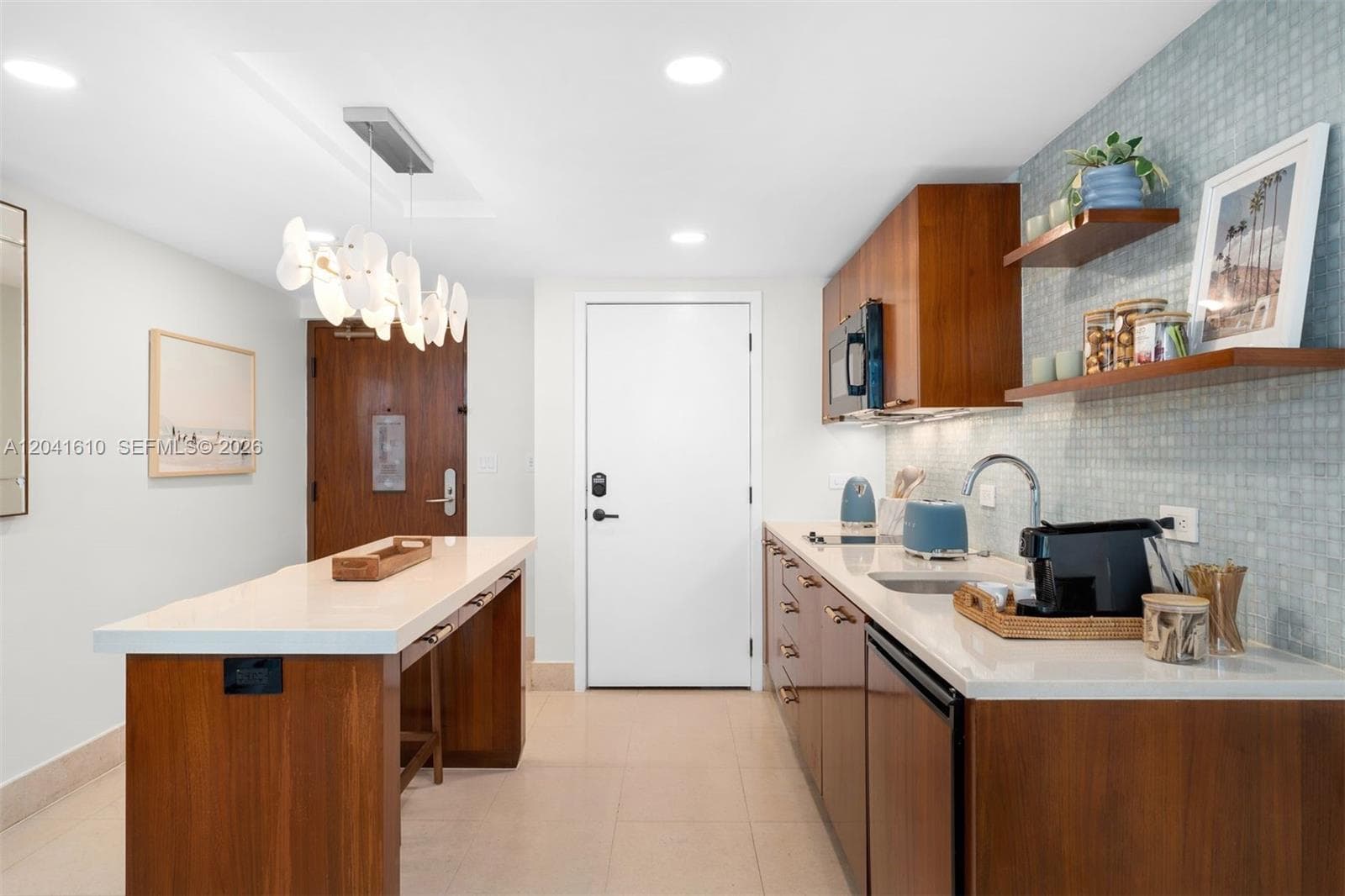 6801 Collins Ave DOOR 606 photo 18