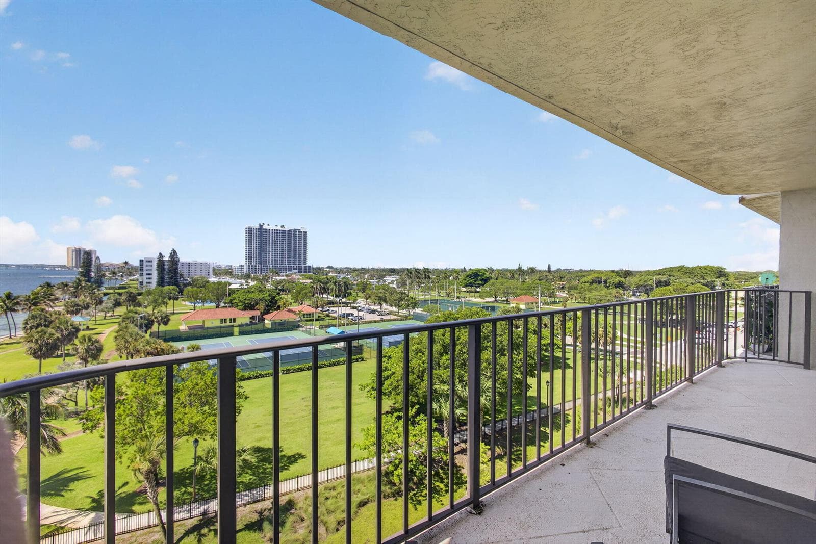 801 Lake Shore Drive 716 photo 2