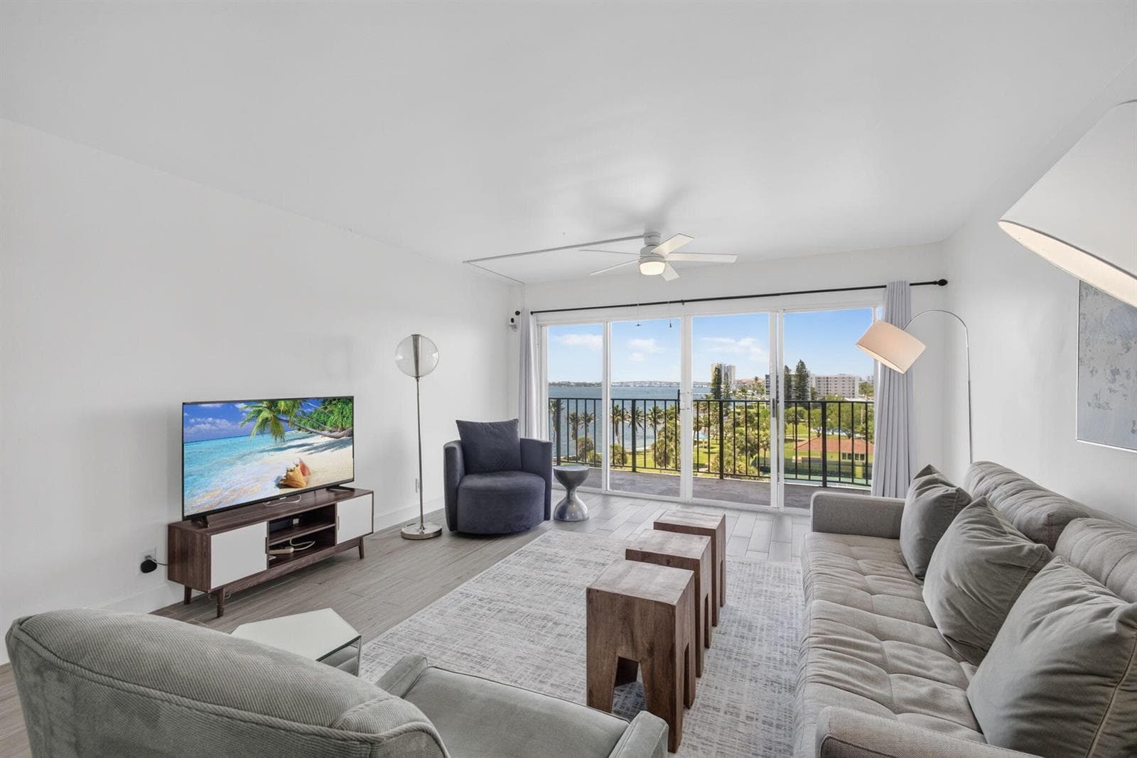 801 Lake Shore Drive 716 photo 6