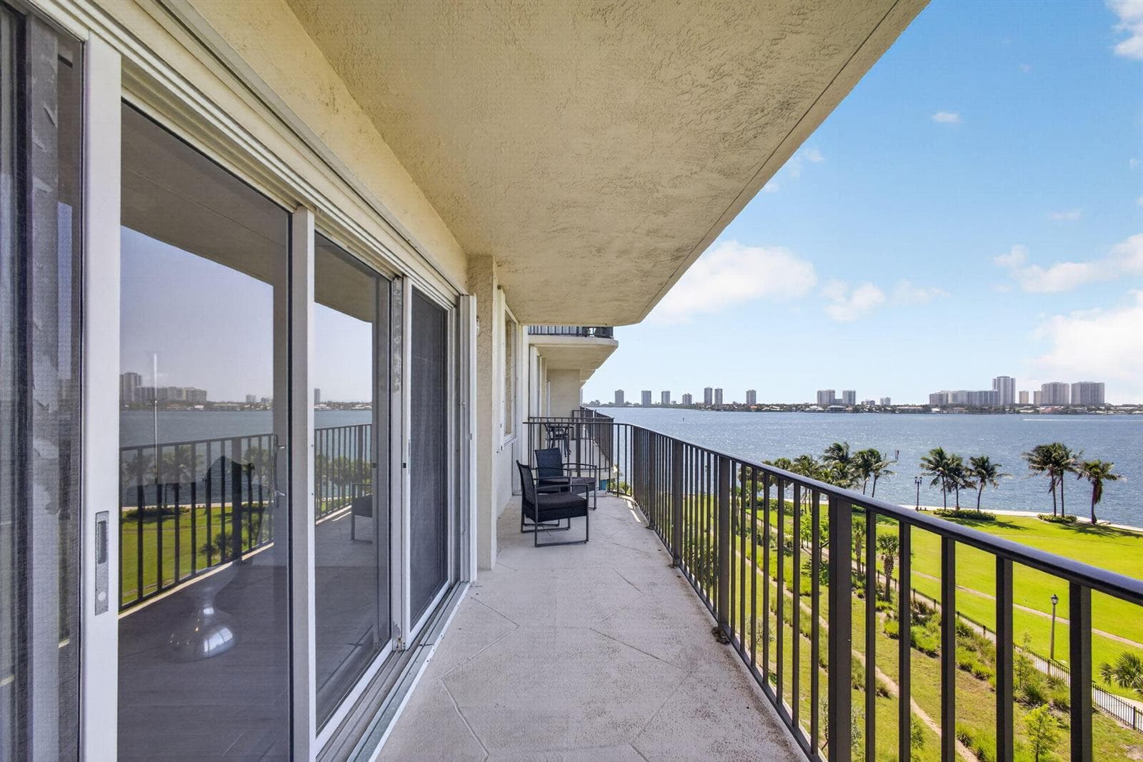 801 Lake Shore Drive 716 photo 3