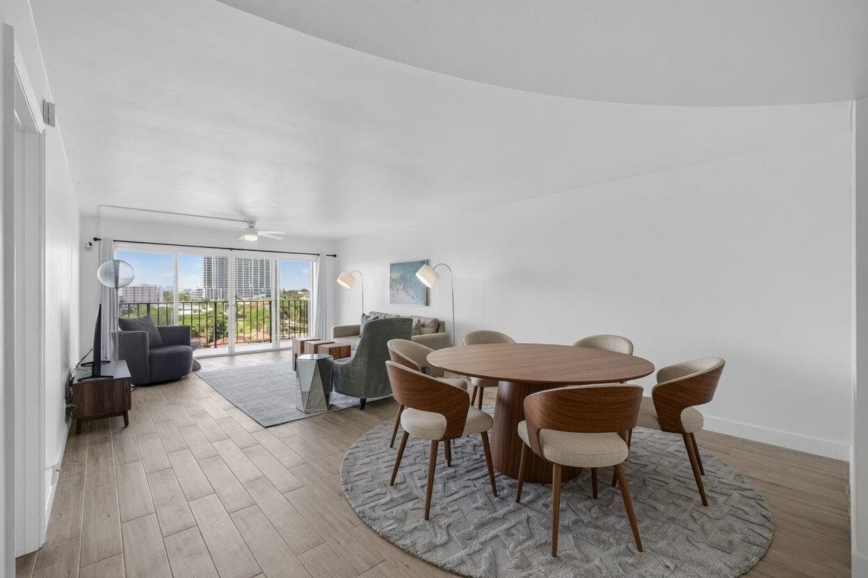 801 Lake Shore Drive 716 photo 11