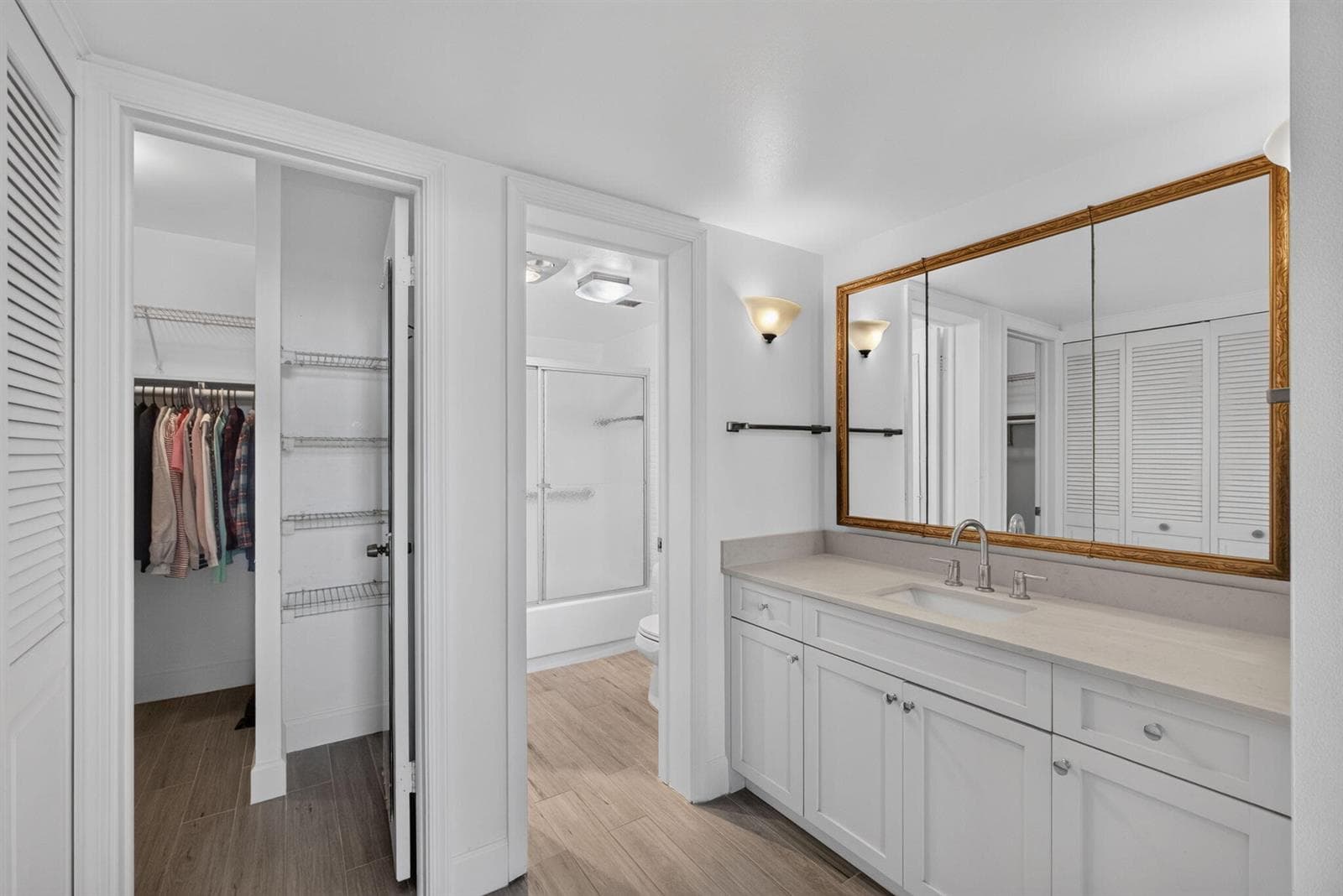 801 Lake Shore Drive 716 photo 19