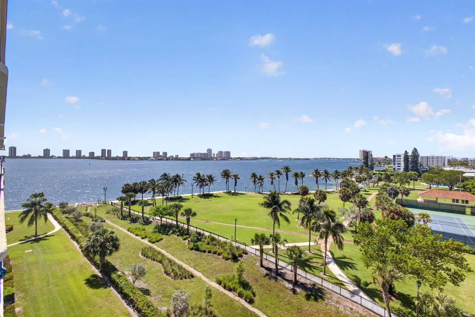 801 Lake Shore Drive 716 photo 4