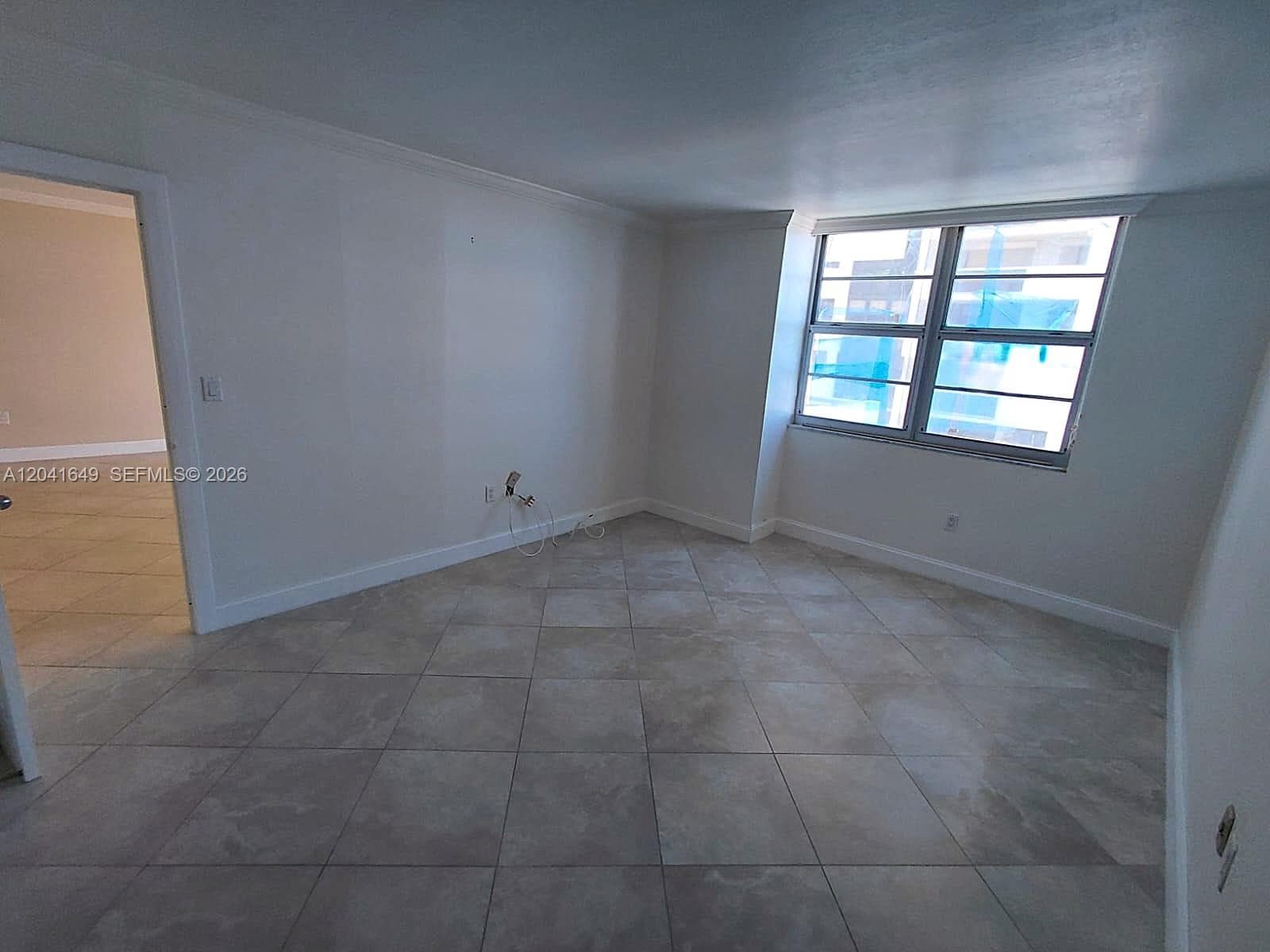 5701 Collins Ave 619 photo 17