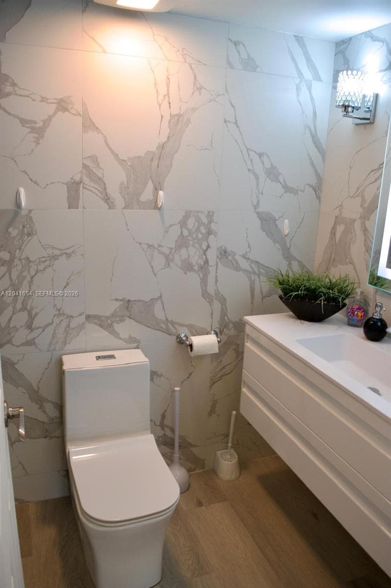 3725 S Ocean Dr 423 photo 11