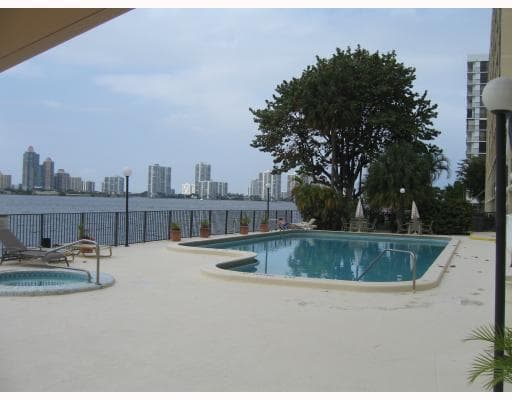 17500 N Bay Road S508 photo 17