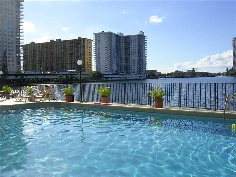 17500 N Bay Road S508 photo 1