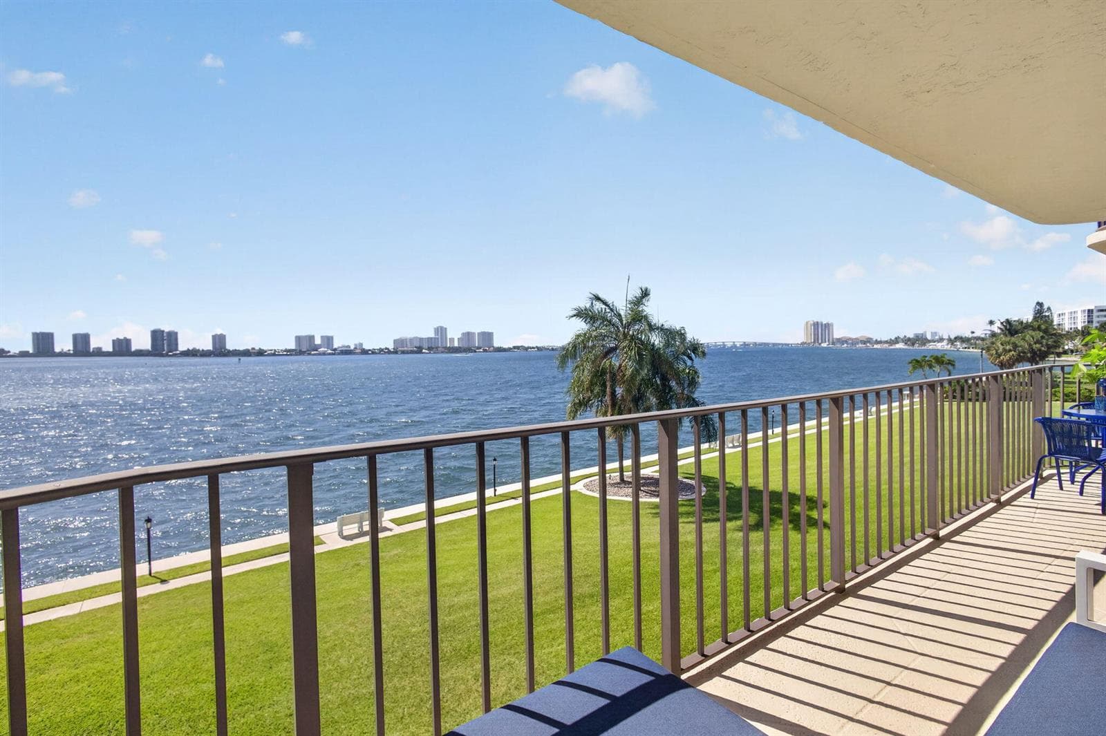 801 Lake Shore Drive 302 photo 2
