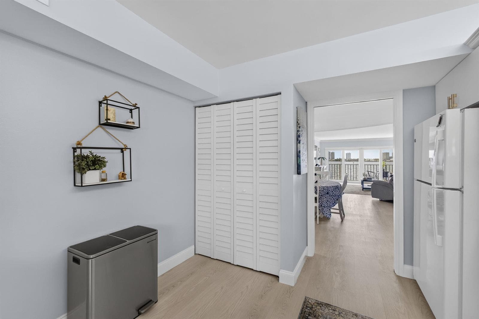 801 Lake Shore Drive 302 photo 17