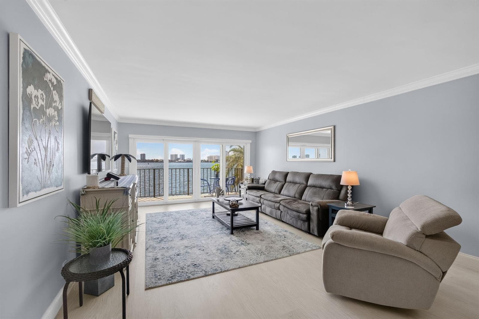 801 Lake Shore Drive 302 photo 7