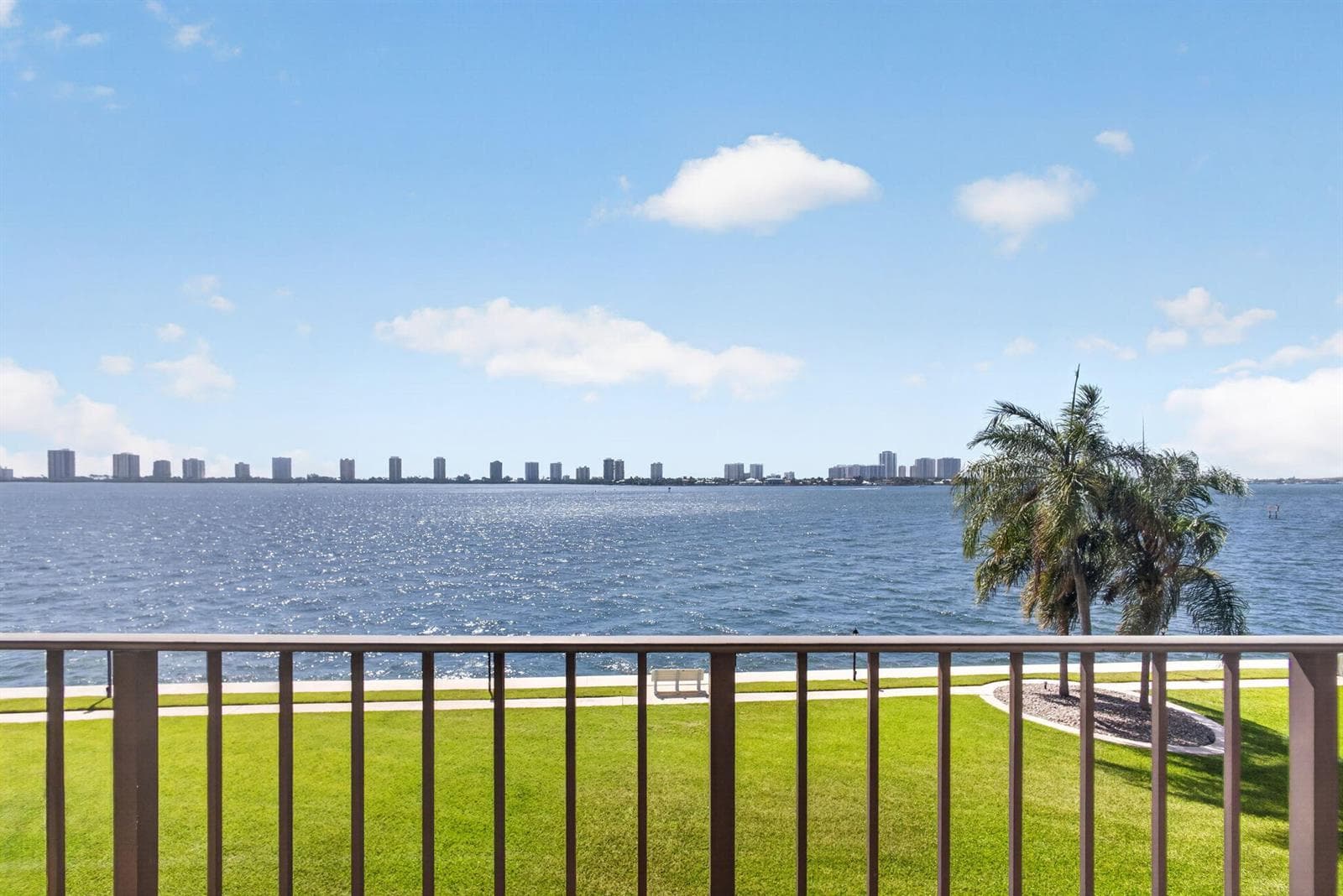 801 Lake Shore Drive 302 photo 3