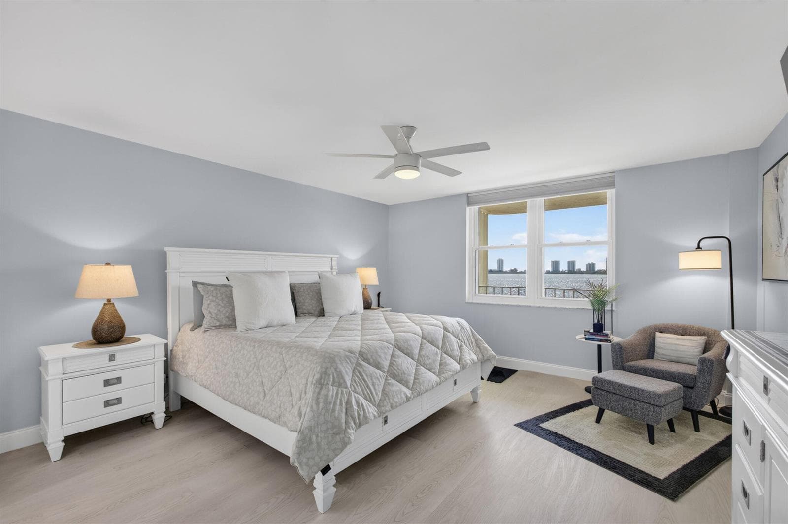 801 Lake Shore Drive 302 photo 18