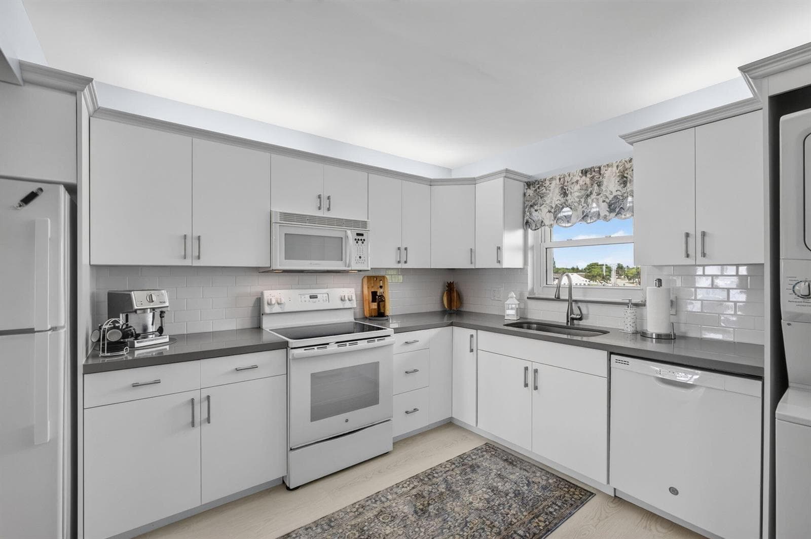 801 Lake Shore Drive 302 photo 15