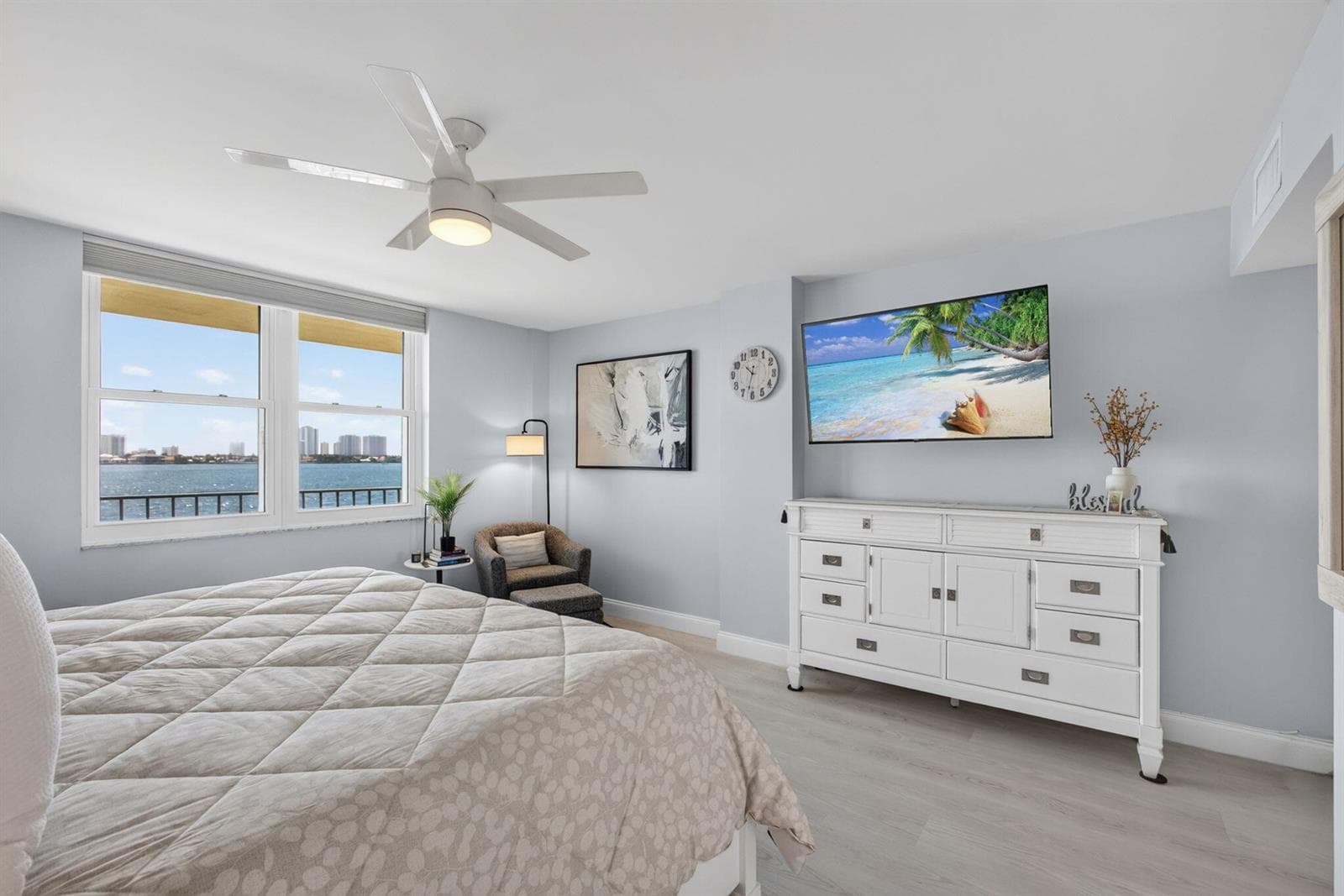 801 Lake Shore Drive 302 photo 19