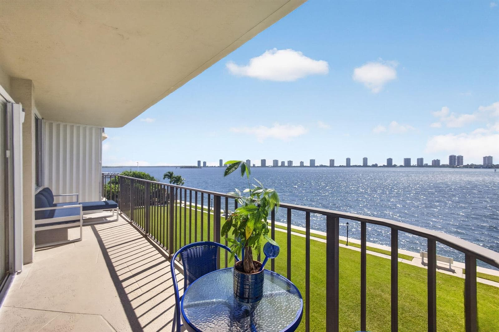801 Lake Shore Drive 302 photo 4