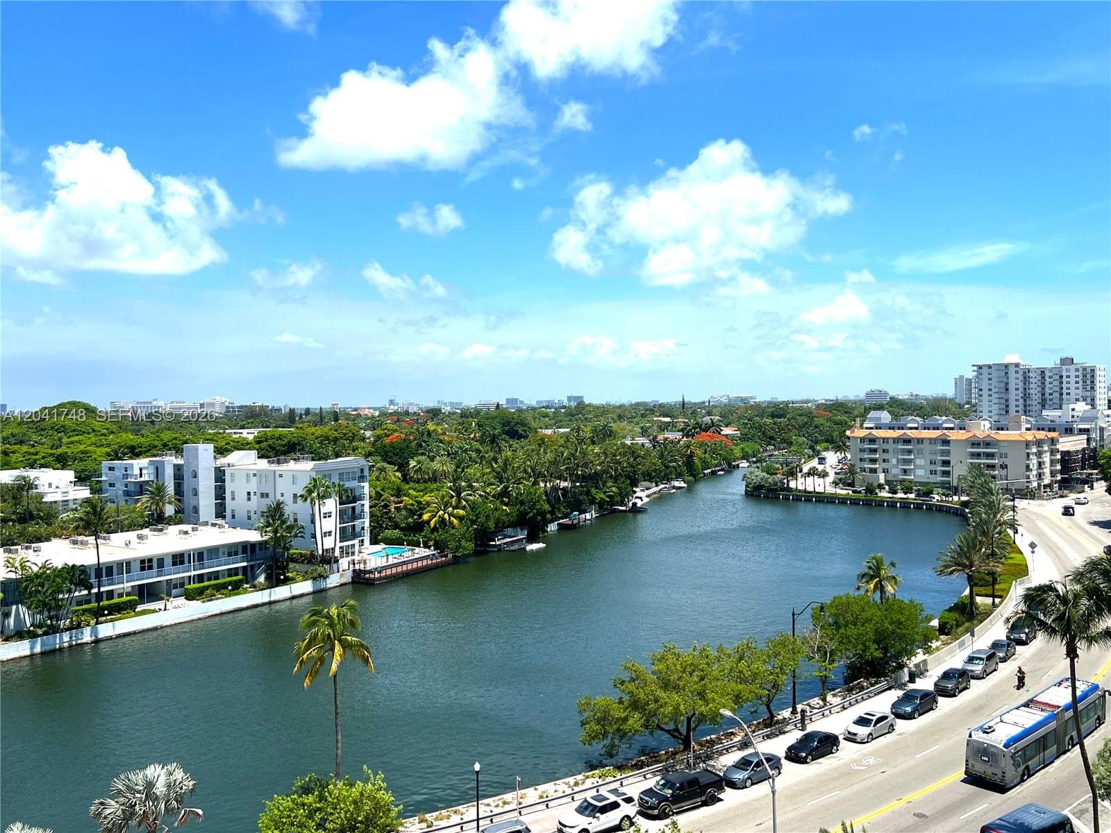 2401 Collins Ave 1009 photo 2