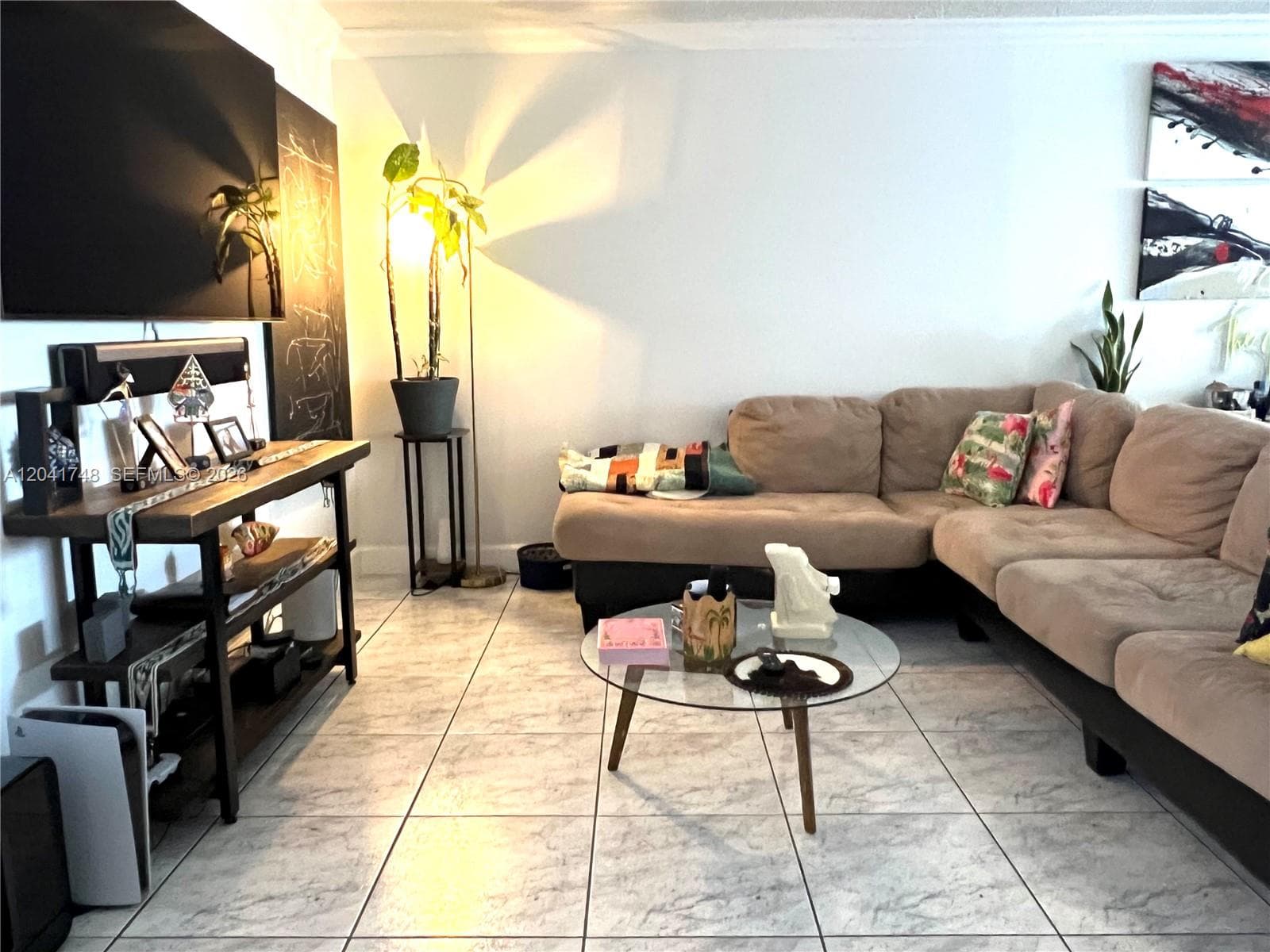 2401 Collins Ave 1009 photo 5