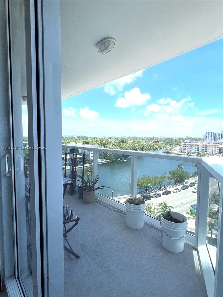 2401 Collins Ave 1009 photo 20