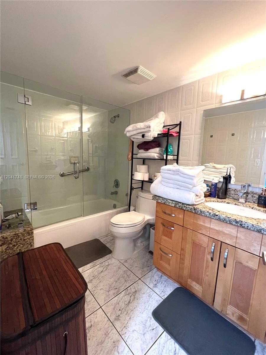 2401 Collins Ave 1009 photo 18
