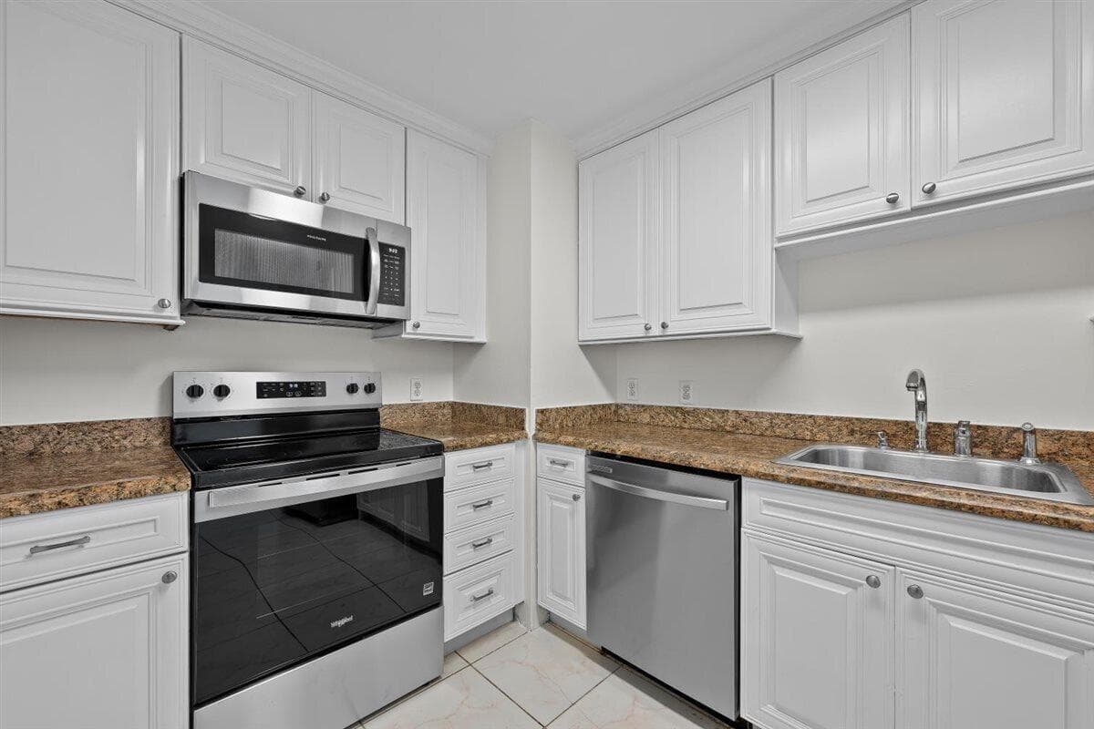 5600 N Flagler Drive 2304 photo 14