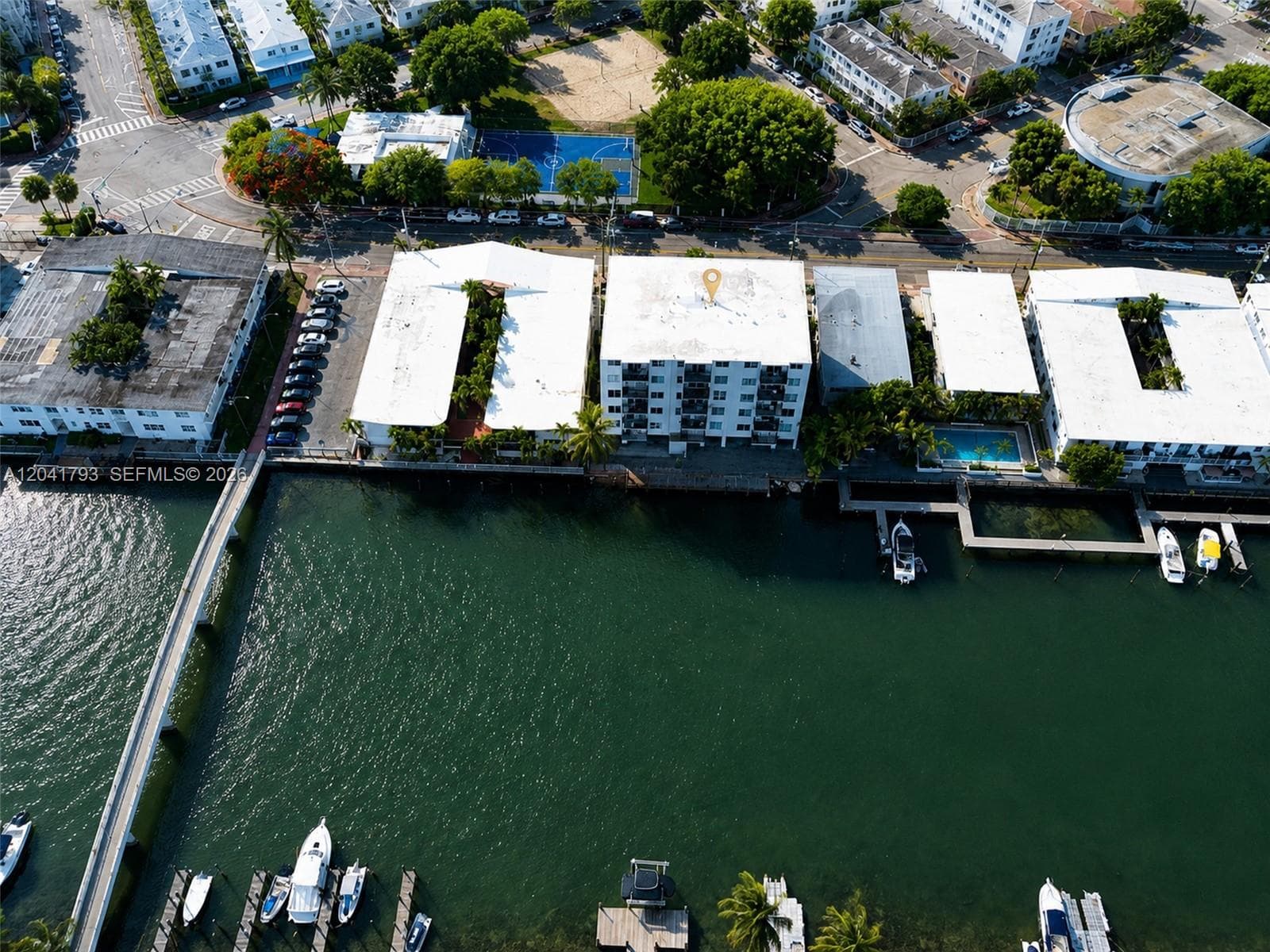 8024 Tatum Waterway Dr 6B photo 3