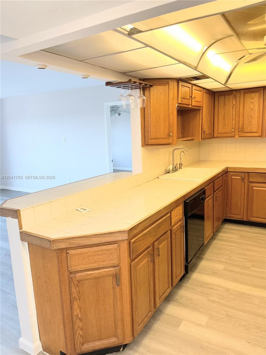8024 Tatum Waterway Dr 6B photo 5