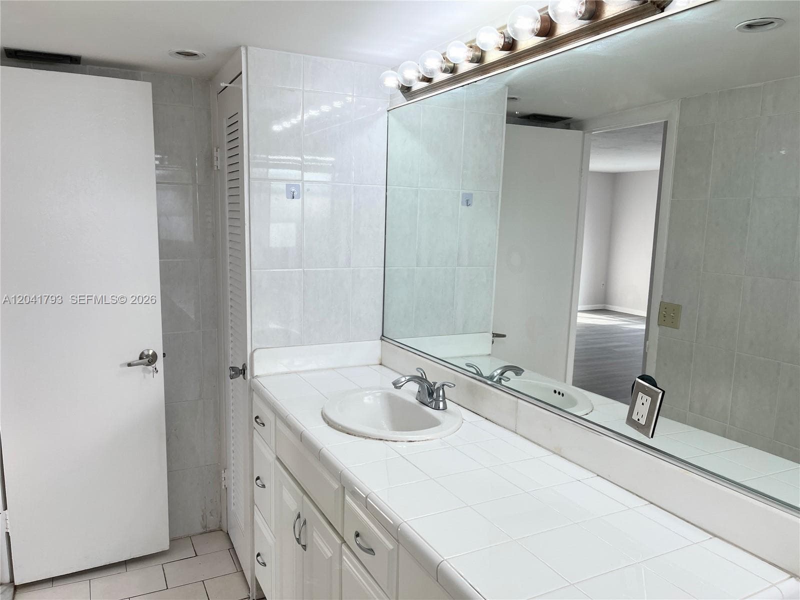 8024 Tatum Waterway Dr 6B photo 14