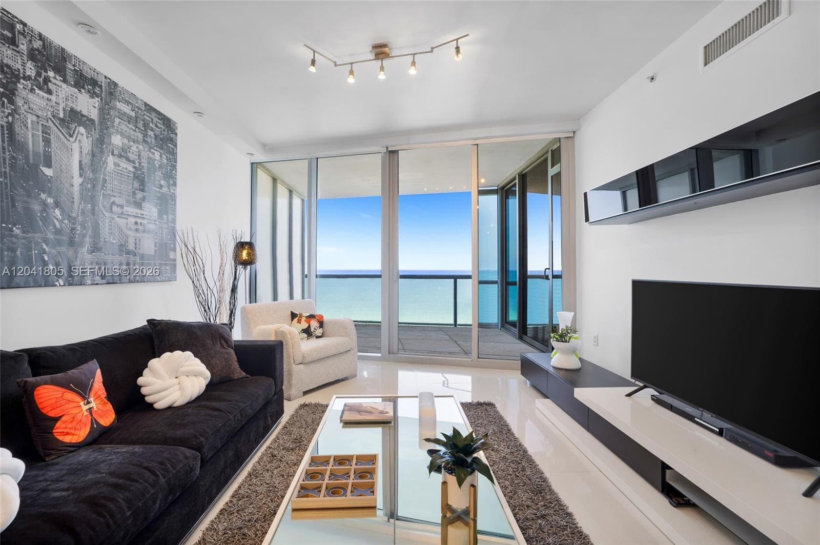 17121 Collins Ave 1406 photo 2