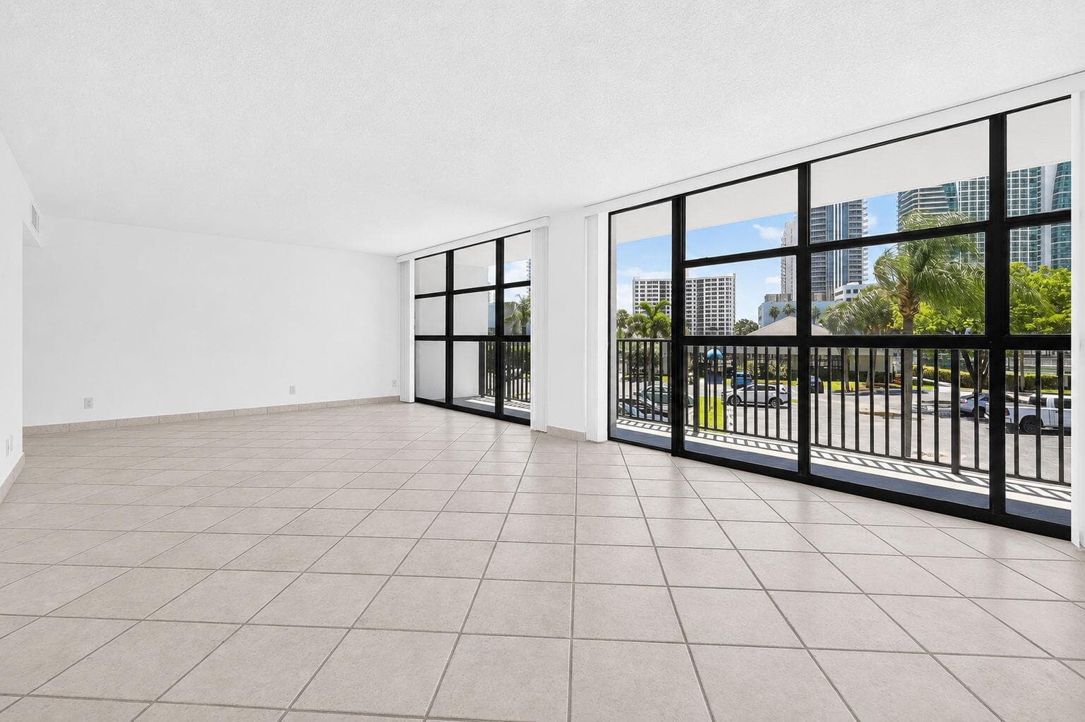 600 Parkview Drive 230 photo 2