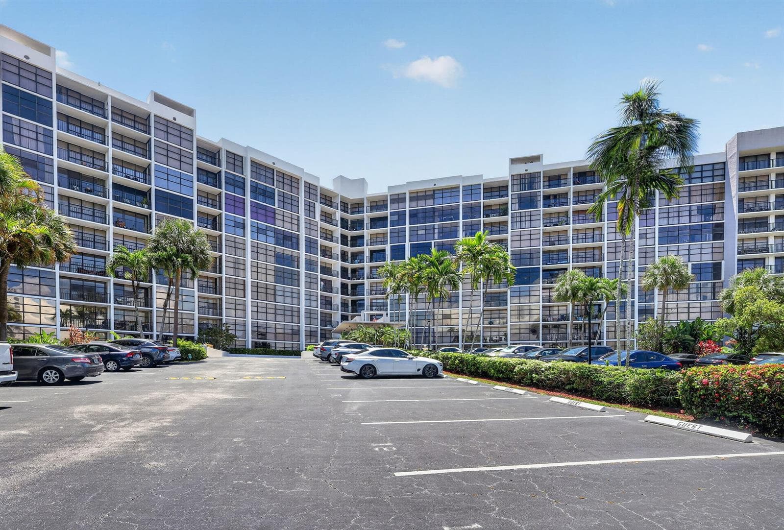 600 Parkview Drive 230 photo 17