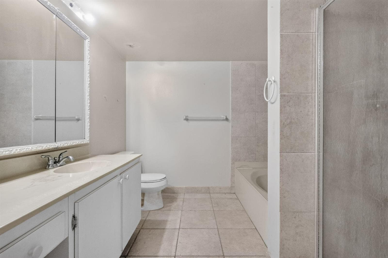 600 Parkview Drive 230 photo 12