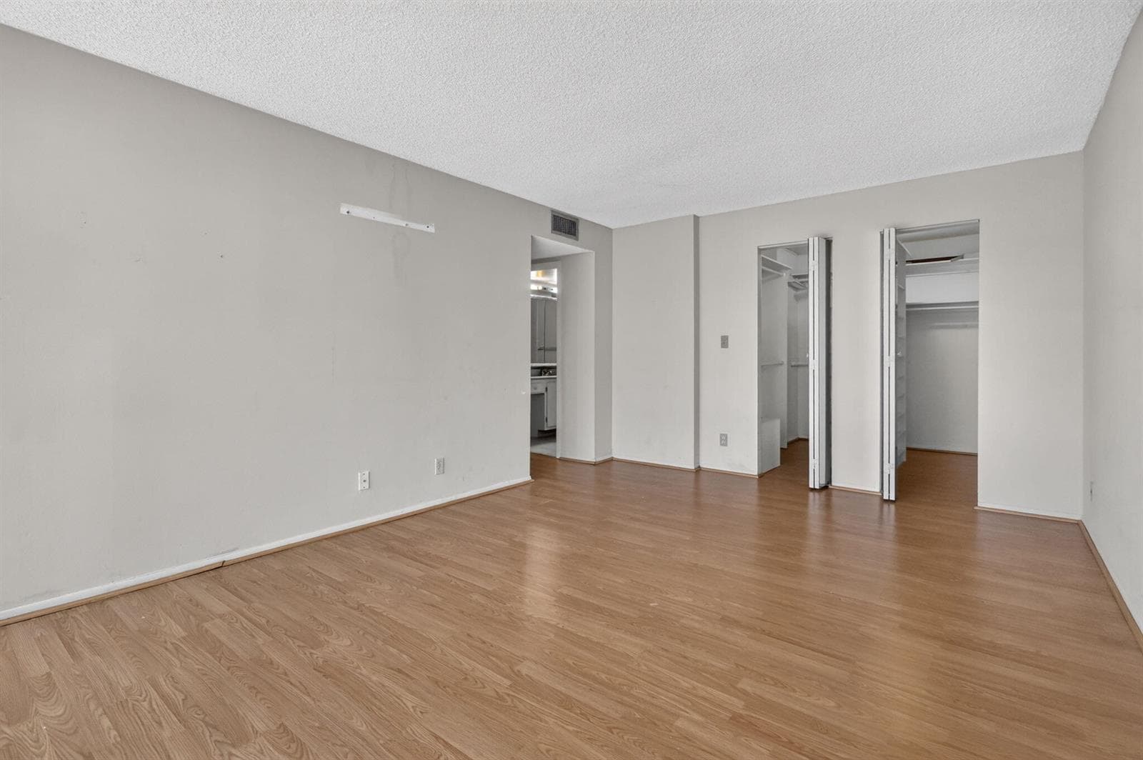 600 Parkview Drive 230 photo 7