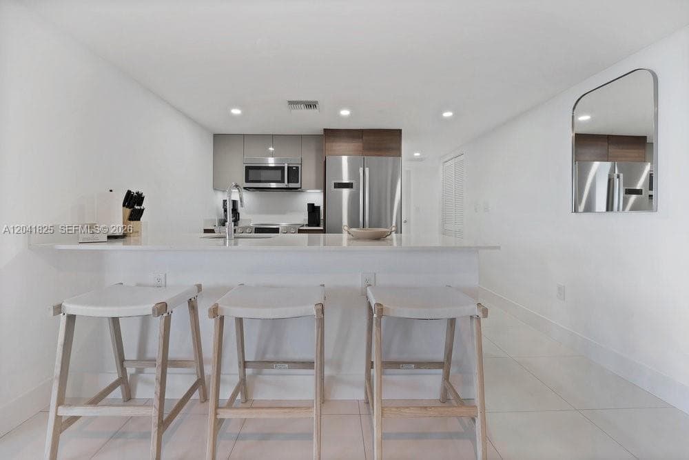 9261 E Bay Harbor Dr 507 photo 9