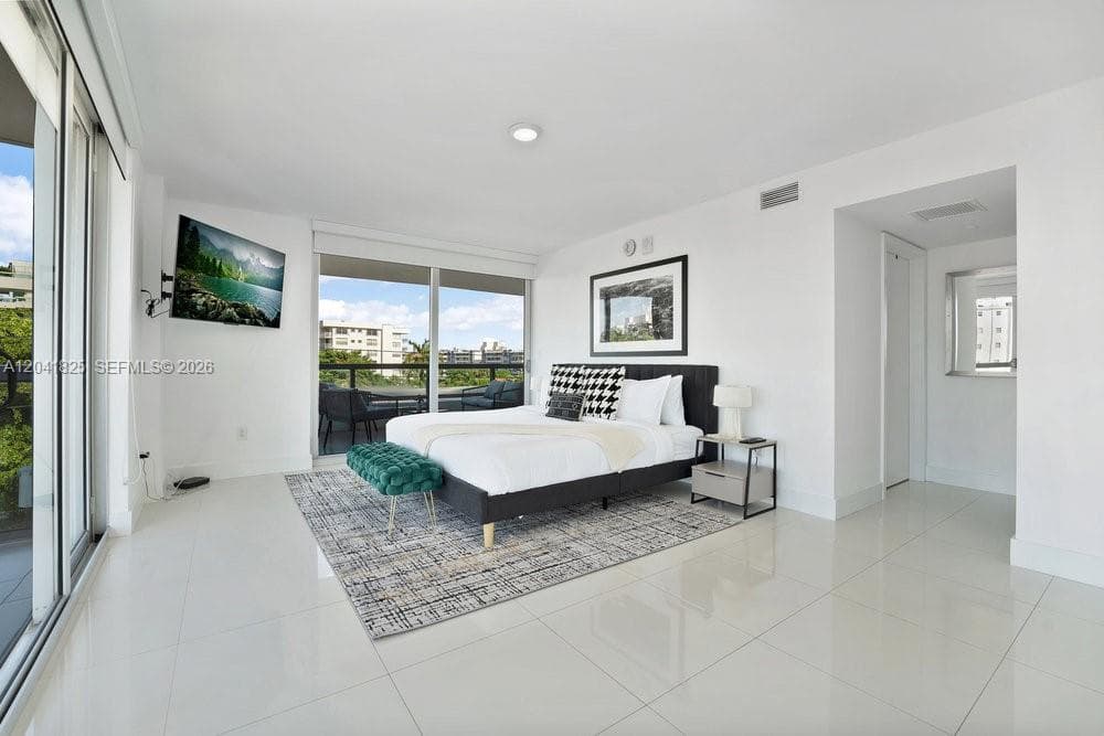 9261 E Bay Harbor Dr 507 photo 18