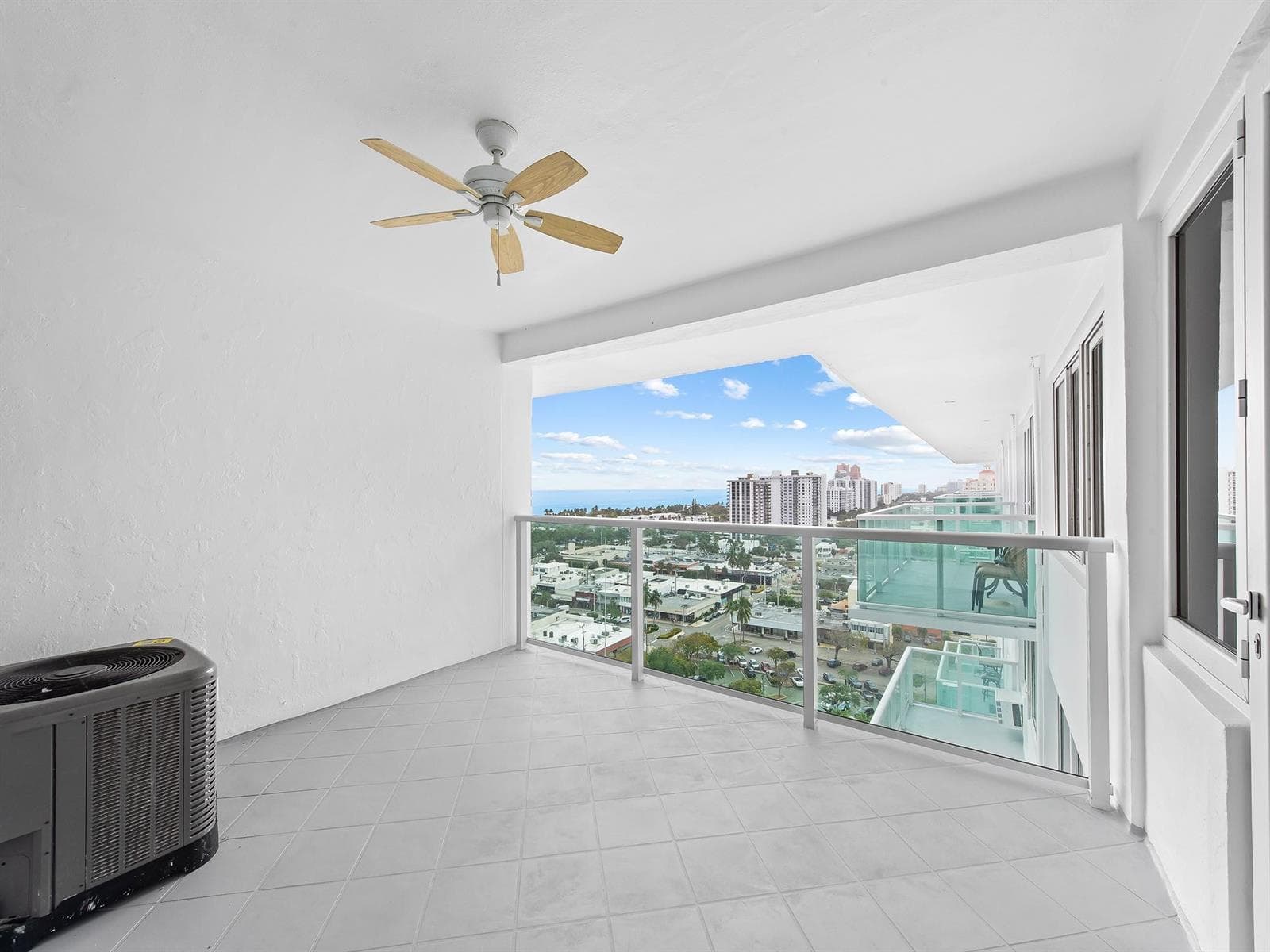 3233 NE 34th Street 1712 photo 1