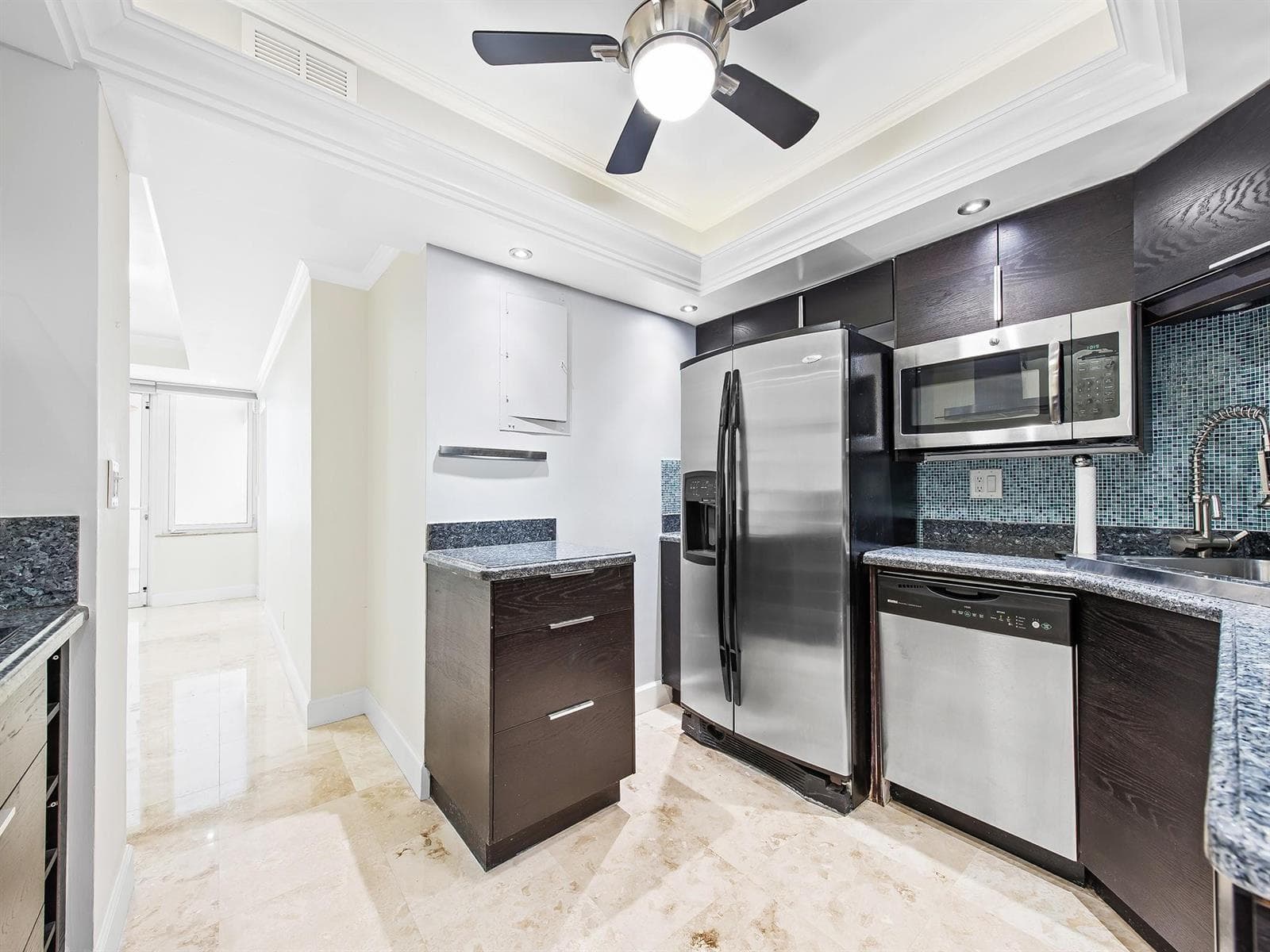 3233 NE 34th Street 1712 photo 4