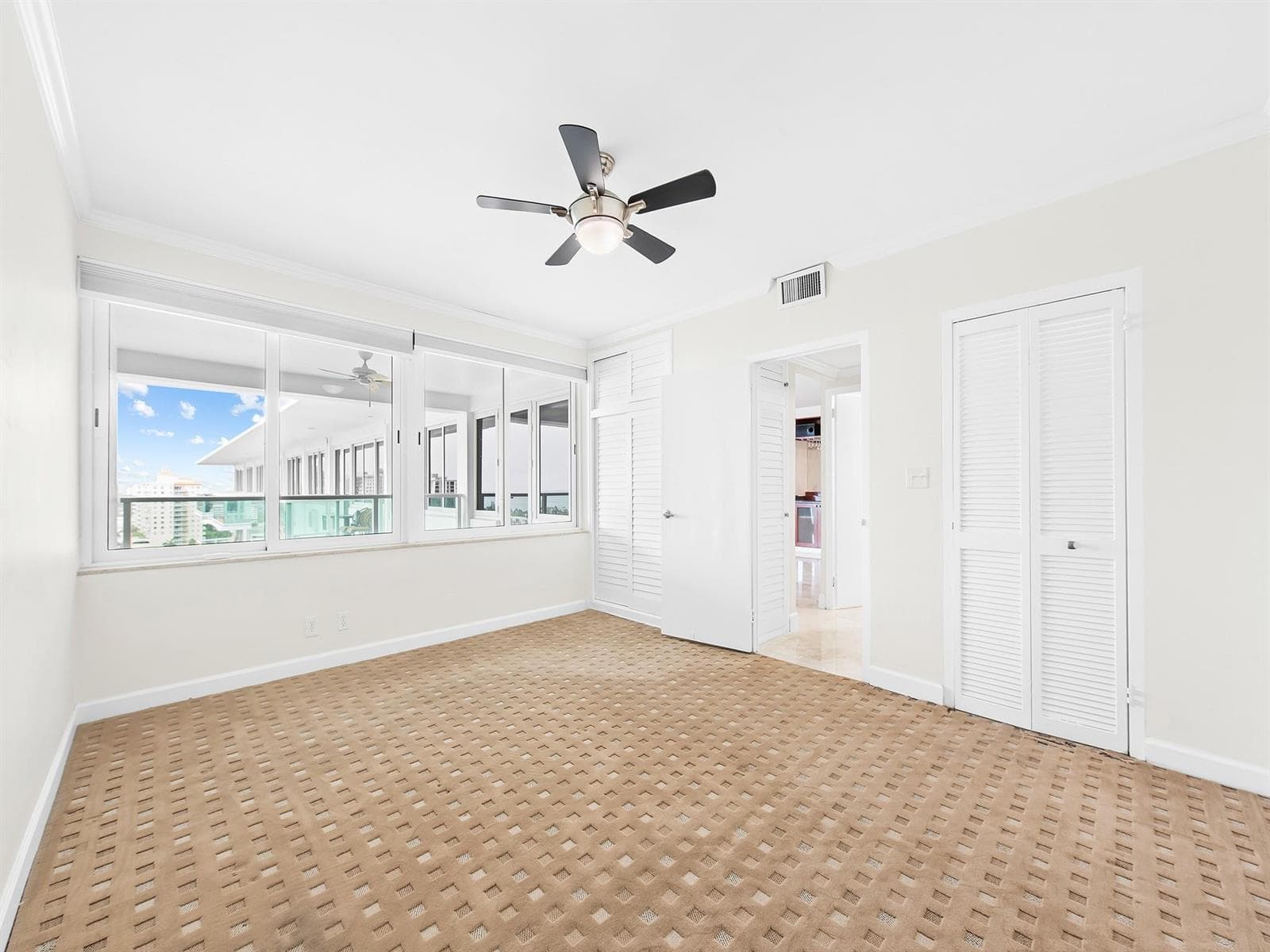 3233 NE 34th Street 1712 photo 8