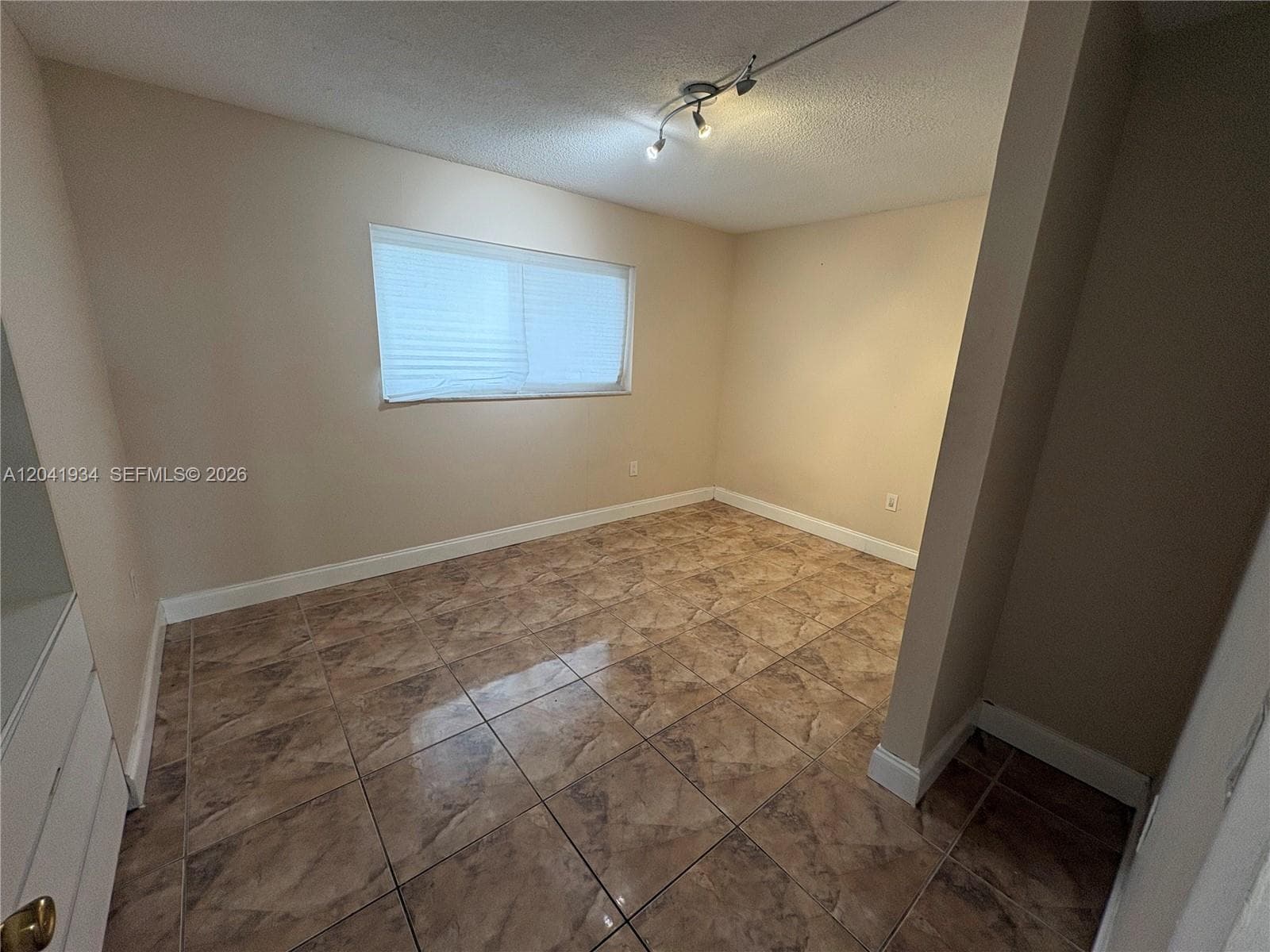 1075 NE Miami Gardens Dr 211 photo 10