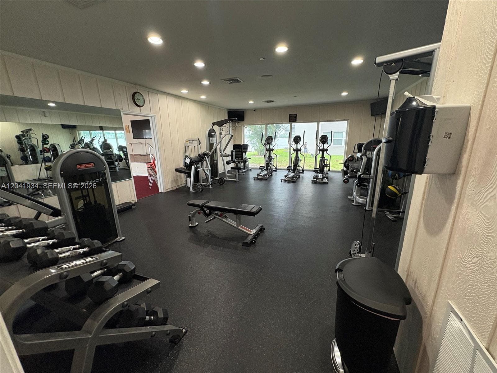 1075 NE Miami Gardens Dr 211 photo 14