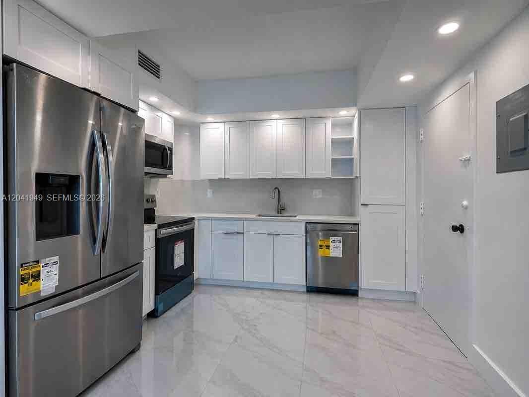 500 Bayview Dr 232 photo 13