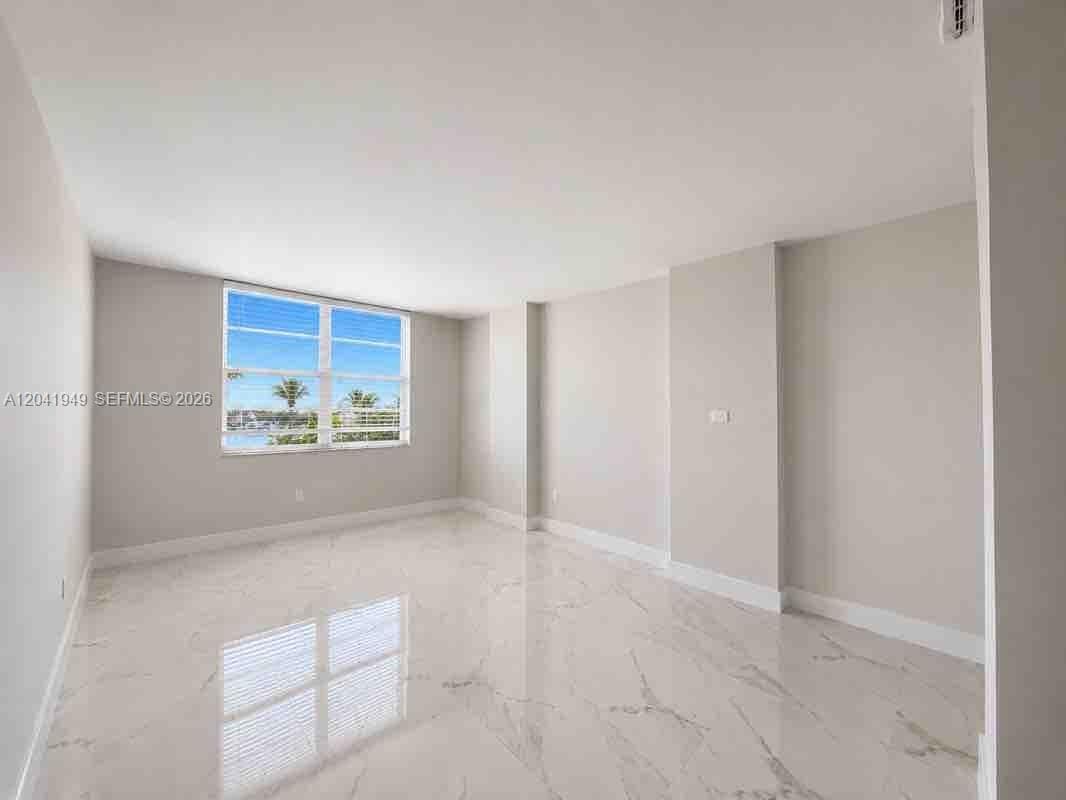 500 Bayview Dr 232 photo 7