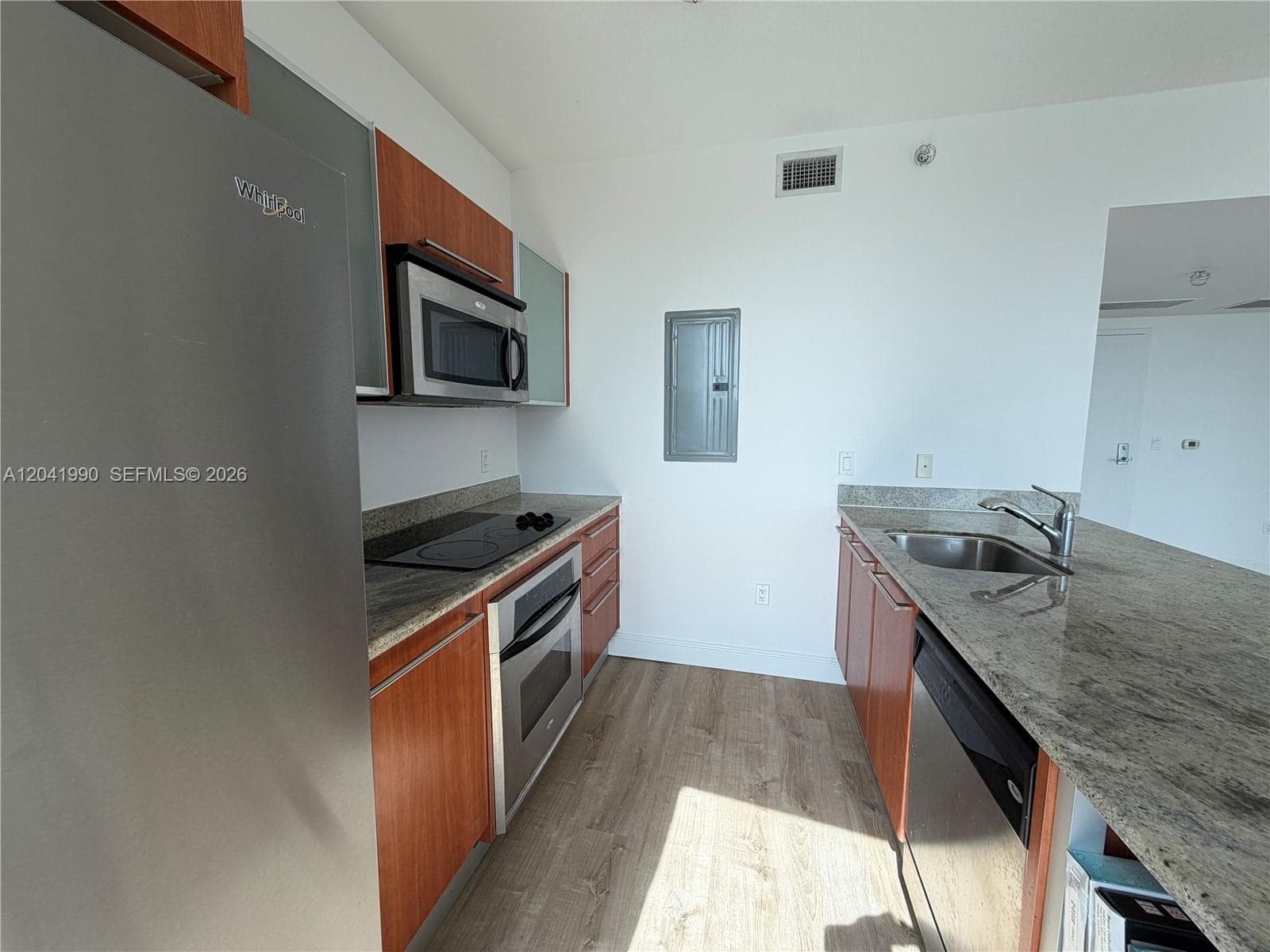 185 SW 7th St 3200 photo 6