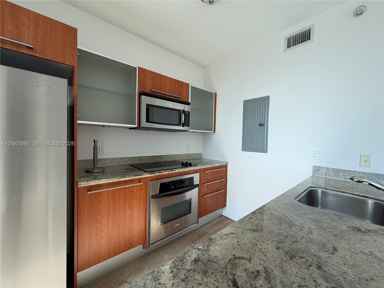 185 SW 7th St 3200 photo 7