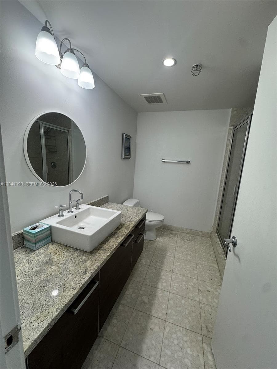 185 SW 7th St 3200 photo 8
