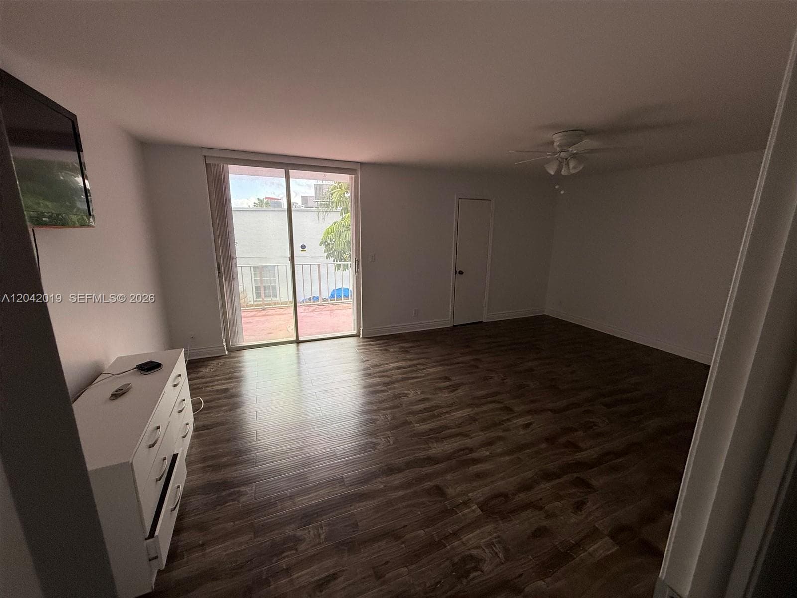 2606 NE 10 ST 2606 photo 2