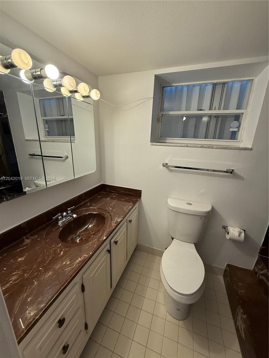 2606 NE 10 ST 2606 photo 7