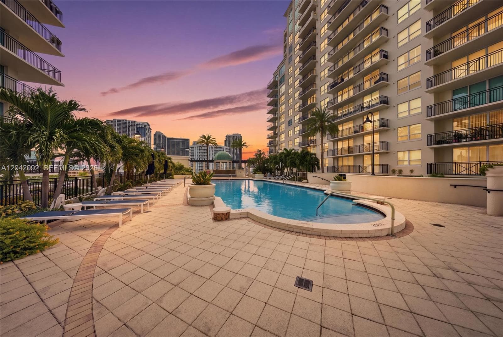 610 W Las Olas Blvd 1912N photo 2