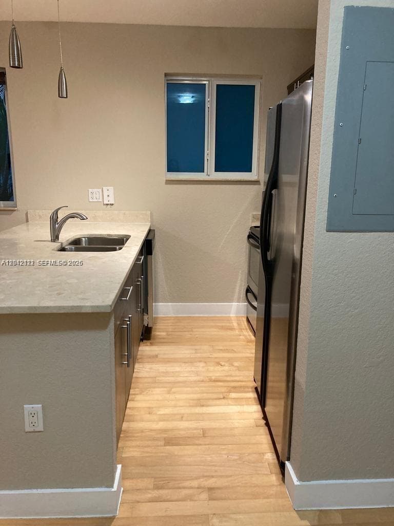 7171 Bay Dr 9 photo 3