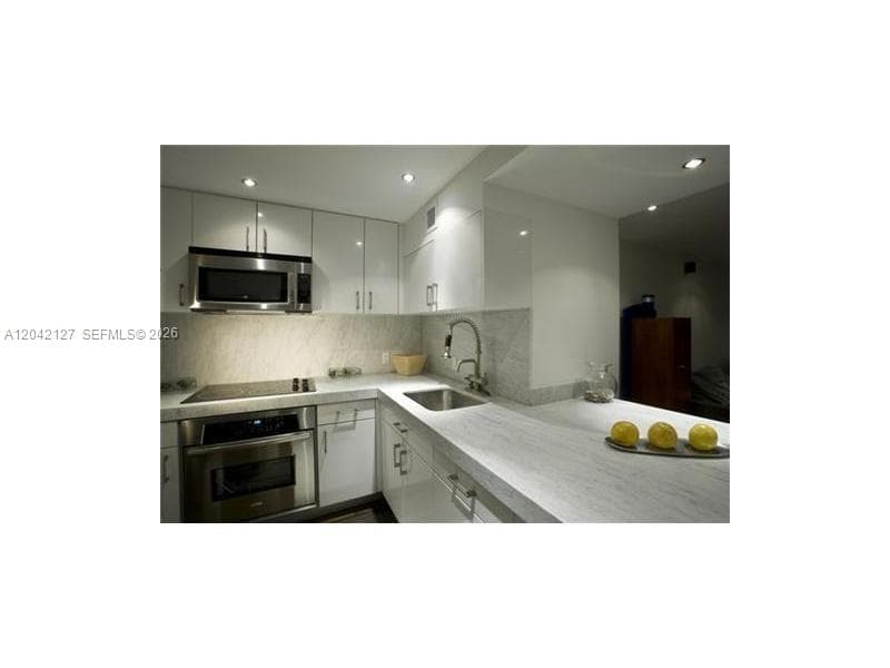 1000 WEST AVE 318 photo 11