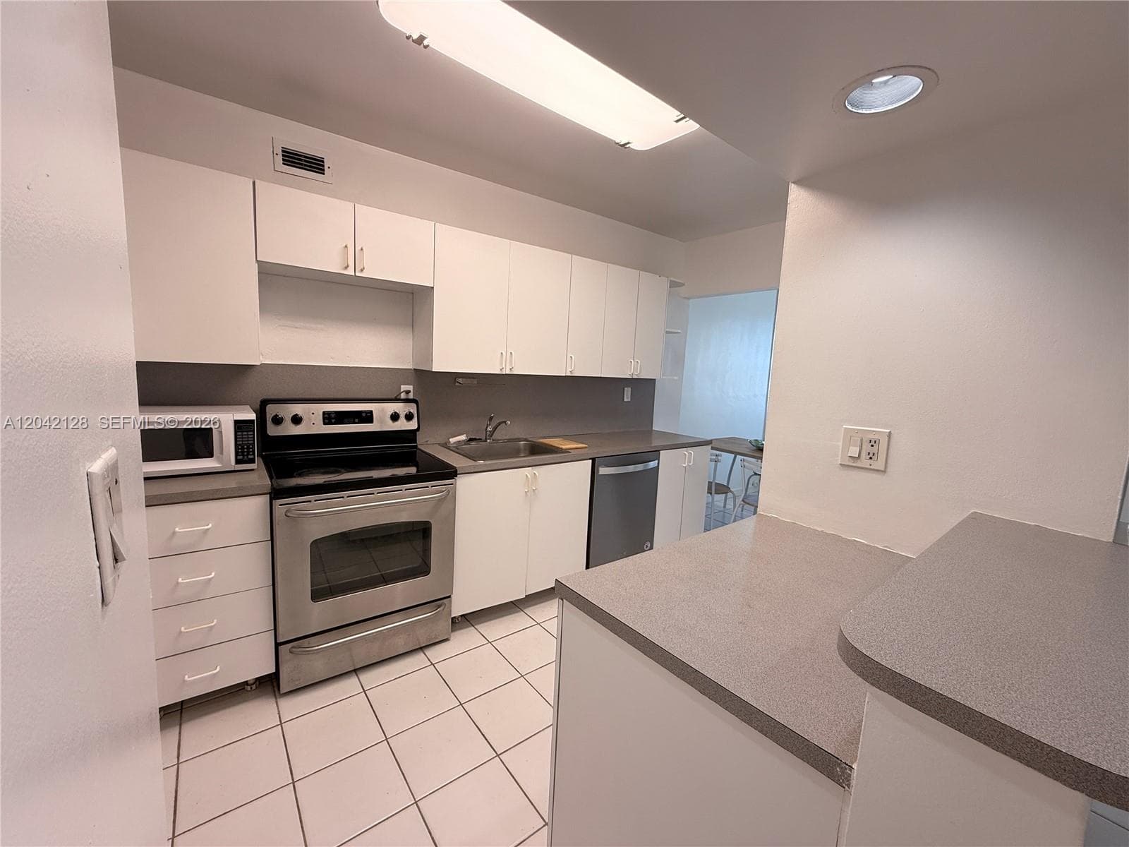 100 Lincoln Rd 1025 photo 6